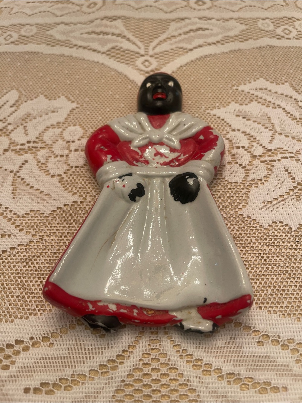 Vintage Americana Red & White Ceramic Salt and Pepper Set and Spoon Rest - 3pc - Picture 4 of 4